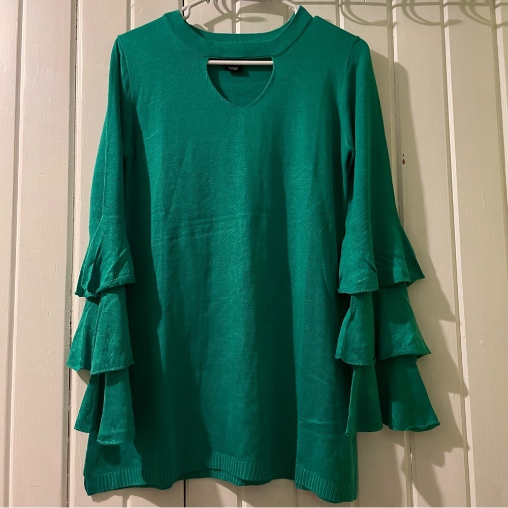RUNWAY 7 tunic sweater w/belle sleeves-medium NWOT
